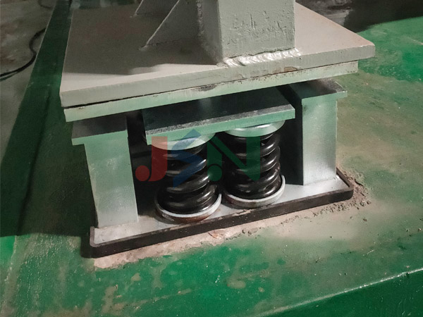 地源熱泵機(jī)房低頻噪聲控制方案